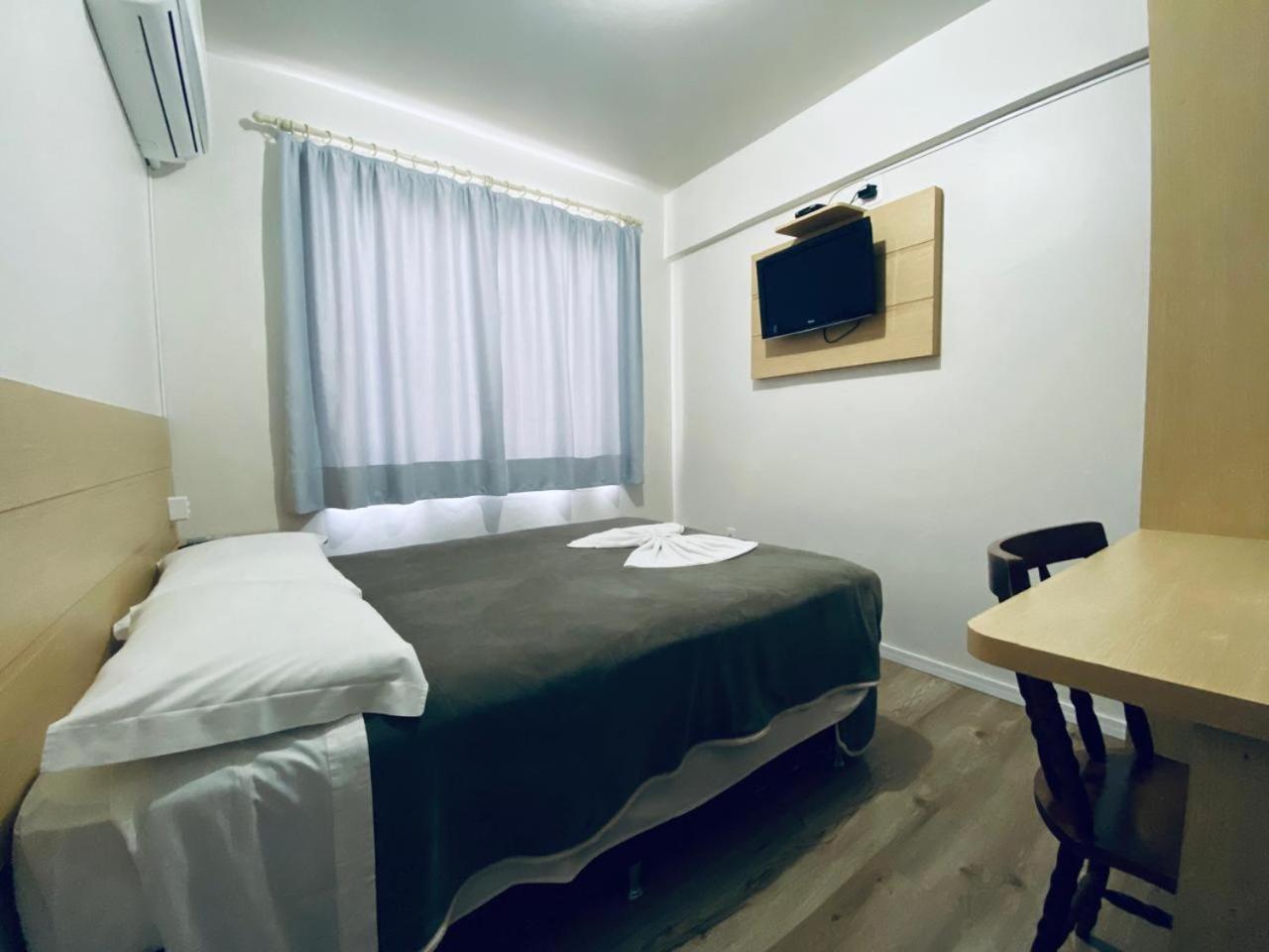 Hotel Paris Курітібанус Екстер'єр фото